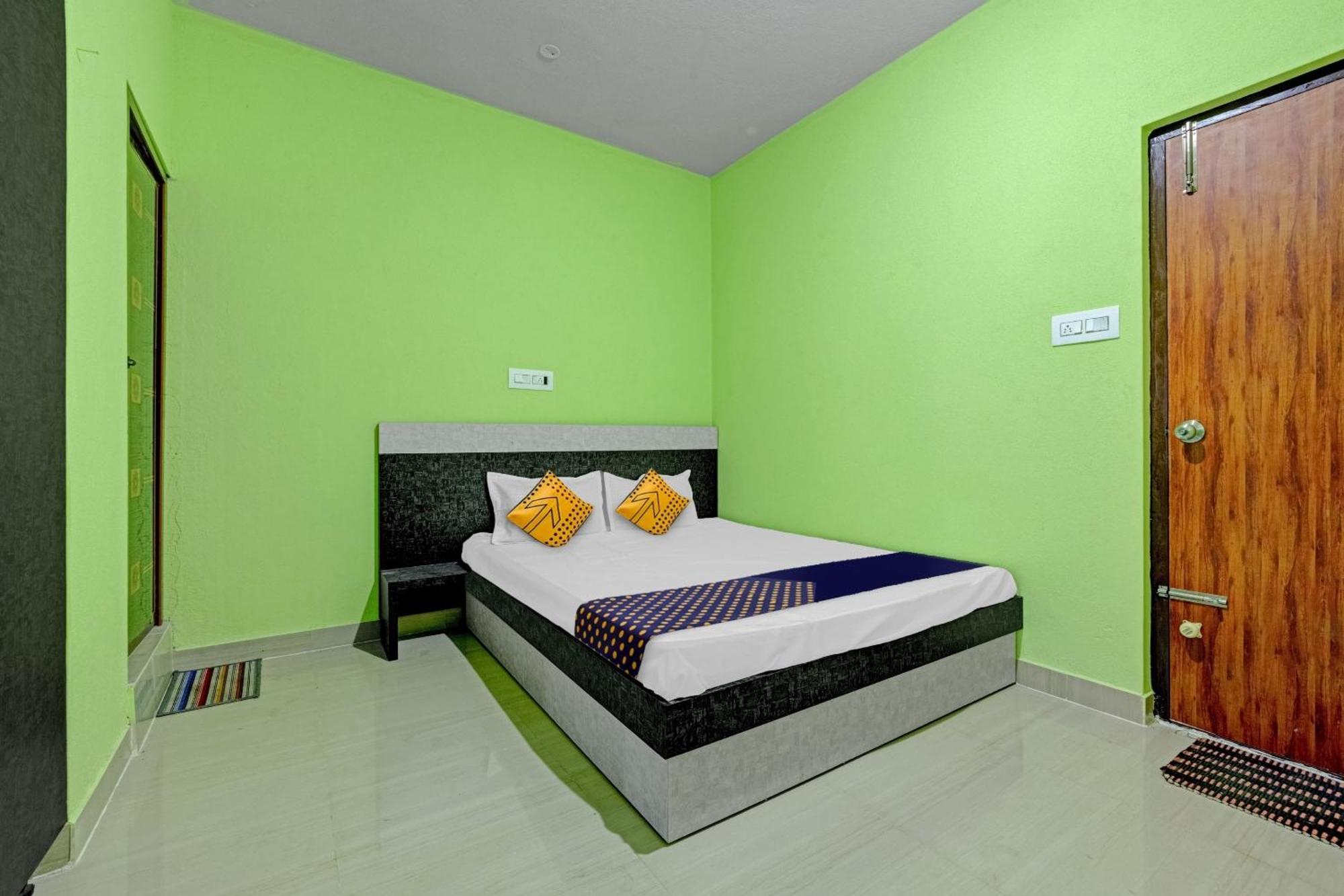 Hotel Spot On B R Comforts Krs Back Water Hosa Kannambādi Exterior foto