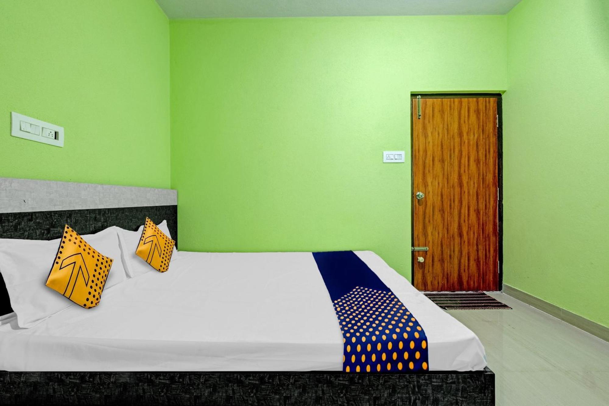 Hotel Spot On B R Comforts Krs Back Water Hosa Kannambādi Exterior foto